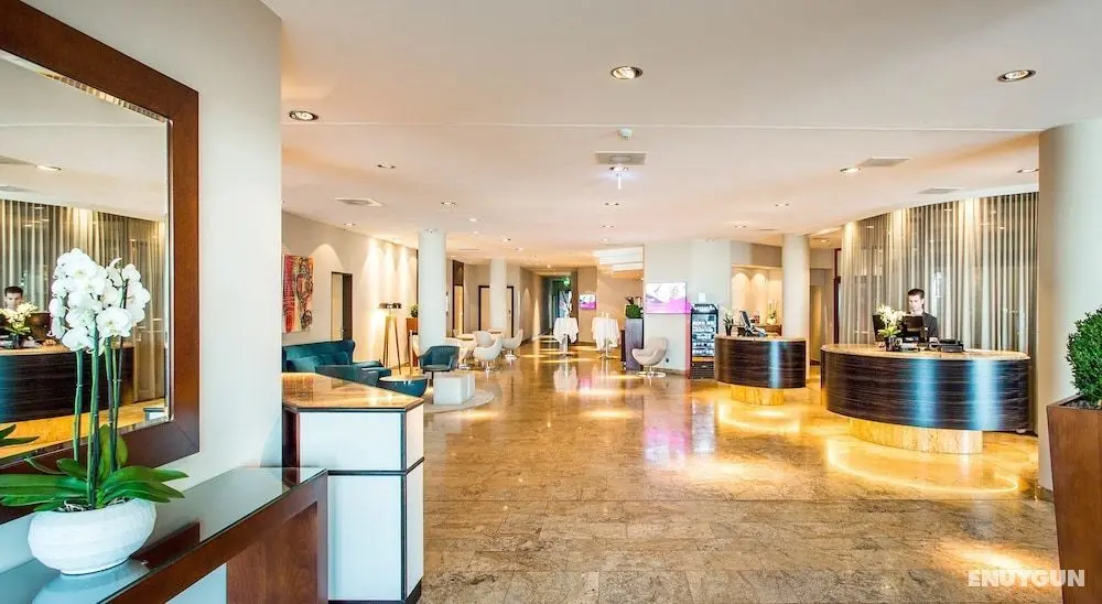 Mövenpick Hotel Lausanne - Lobi