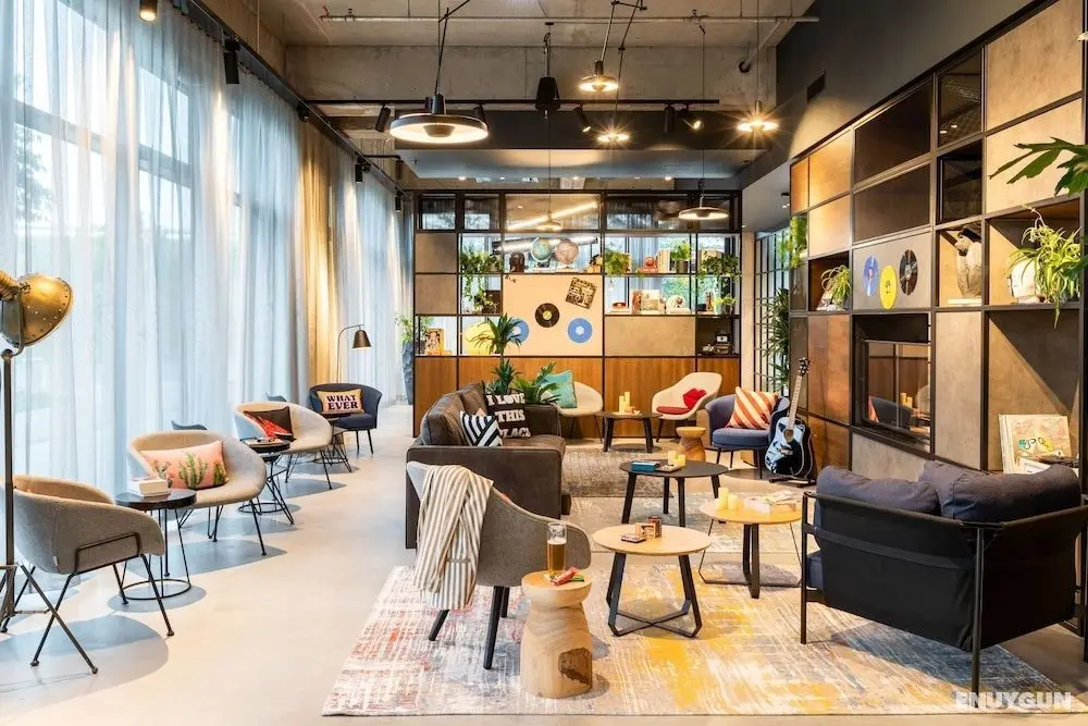 Moxy Berlin Airport, a Marriott Hotel - Öne Çıkan Resim
