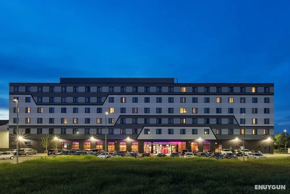 Moxy Frankfurt Airport Kelsterbach, a Marriott Hotel - Dış Mekan