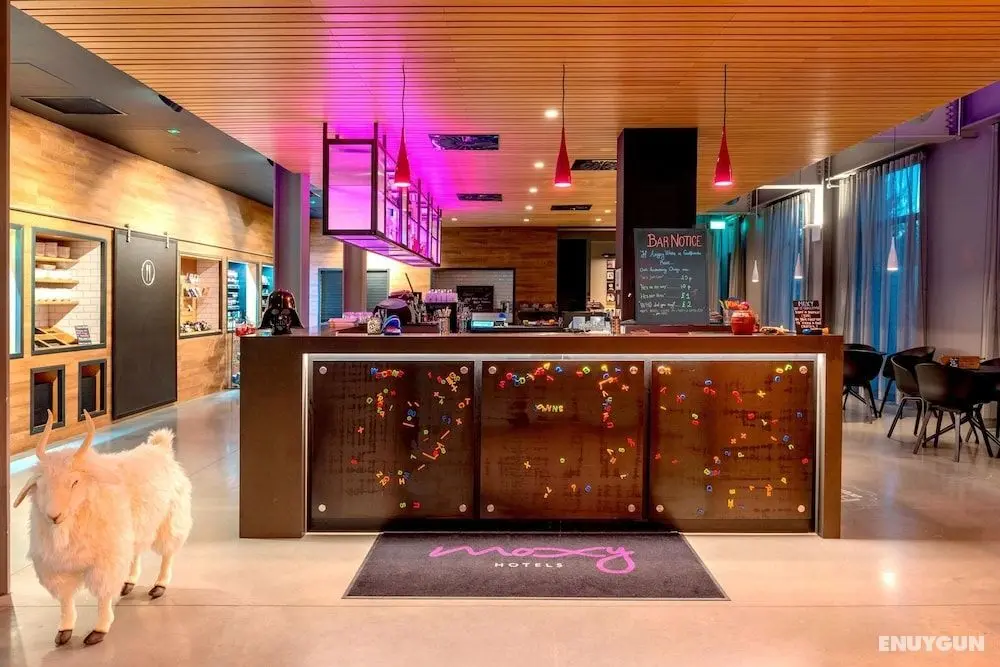 Moxy London Excel - Öne Çıkan Resim