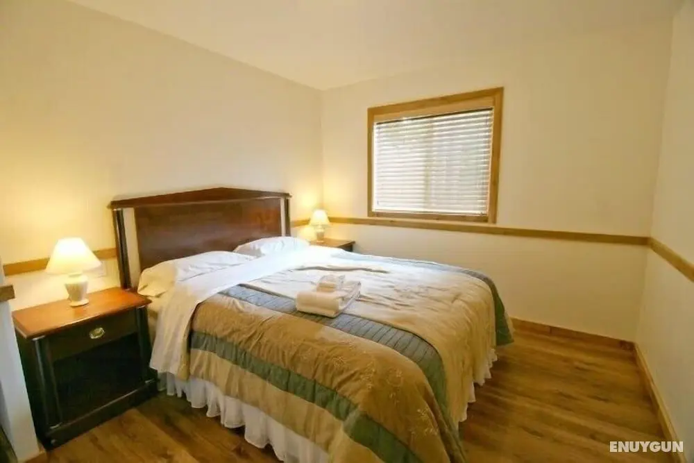 Mt Baker Lodging Cabin 3 Sleeps 26 - Oda