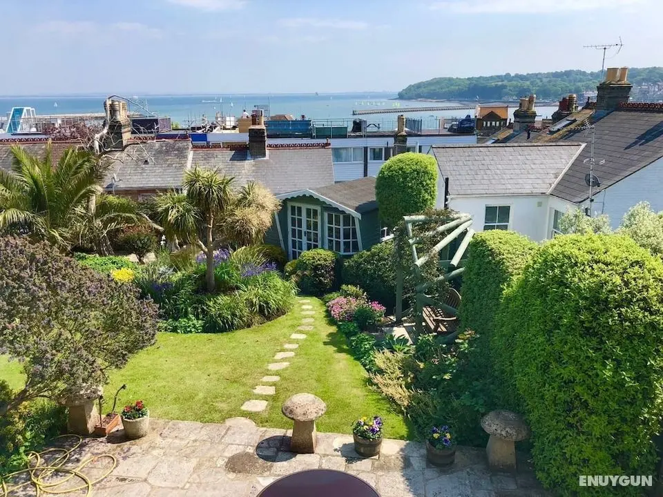 Mulberry 3 bed Cowes Cottage Solent Views Sleeps 6 Plus Parking - Oda