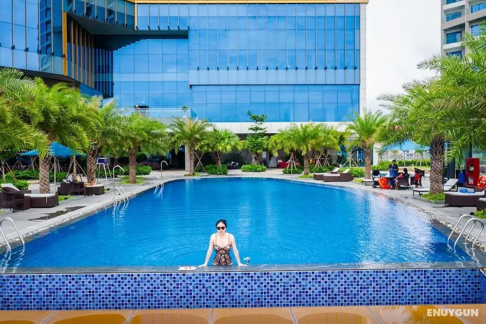 Muong Thanh Luxury Ha Long Centre Hotel - Havuz