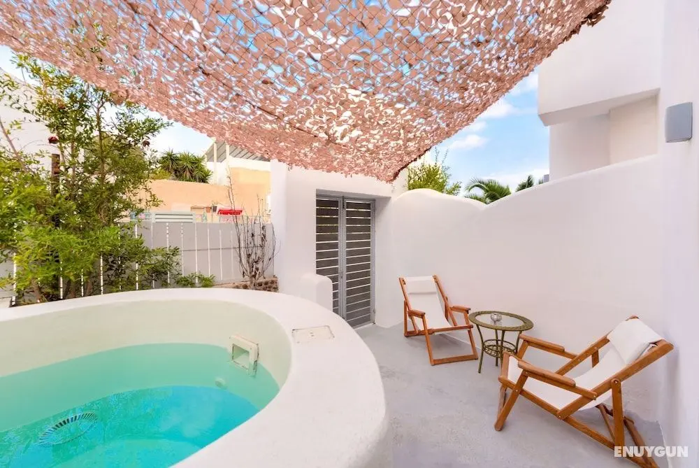 The Muse Of Santorini - Hot Tub Suites - Öne Çıkan Resim