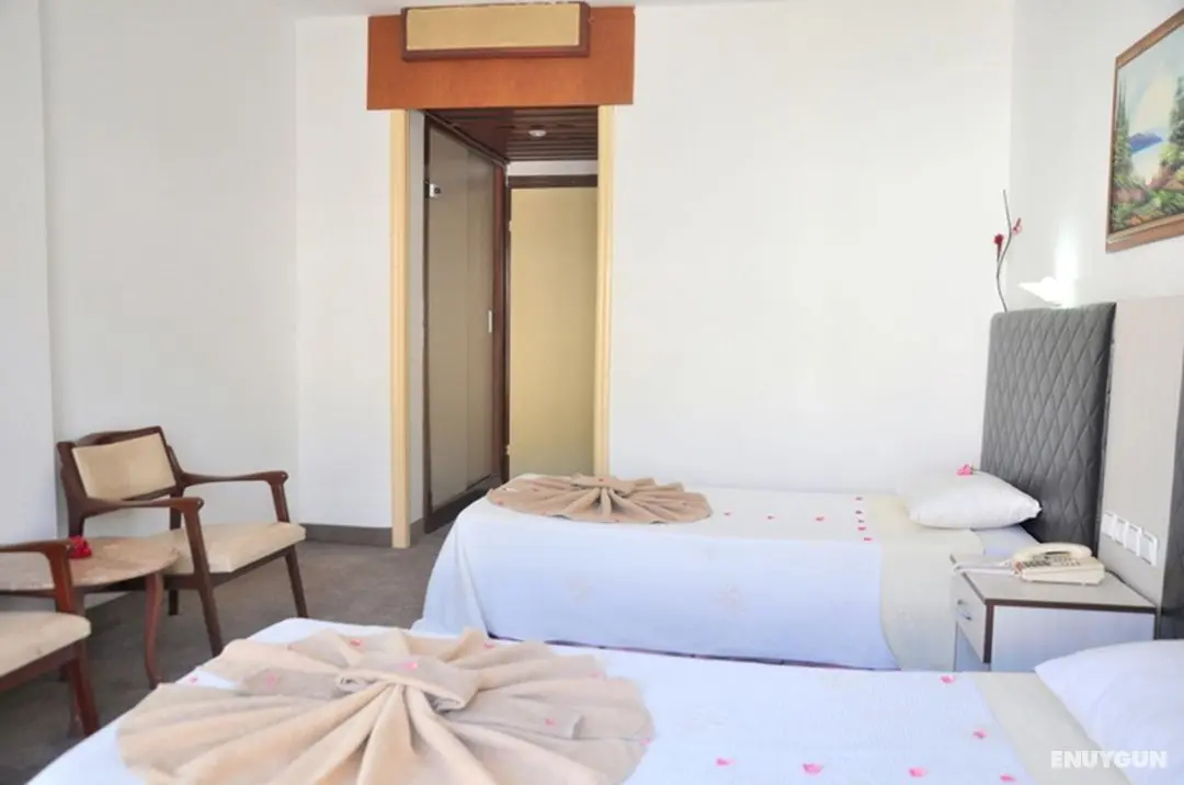 Mustis Royal Plaza - Oda
