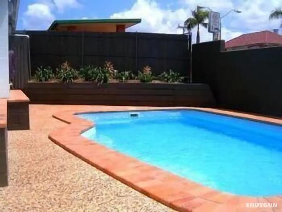 Nambour Lodge Motel - Havuz