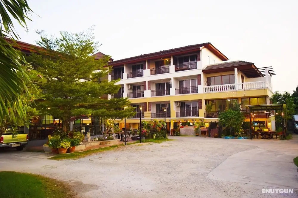 Nantharom Hotel and Restaurant - Öne Çıkan Resim