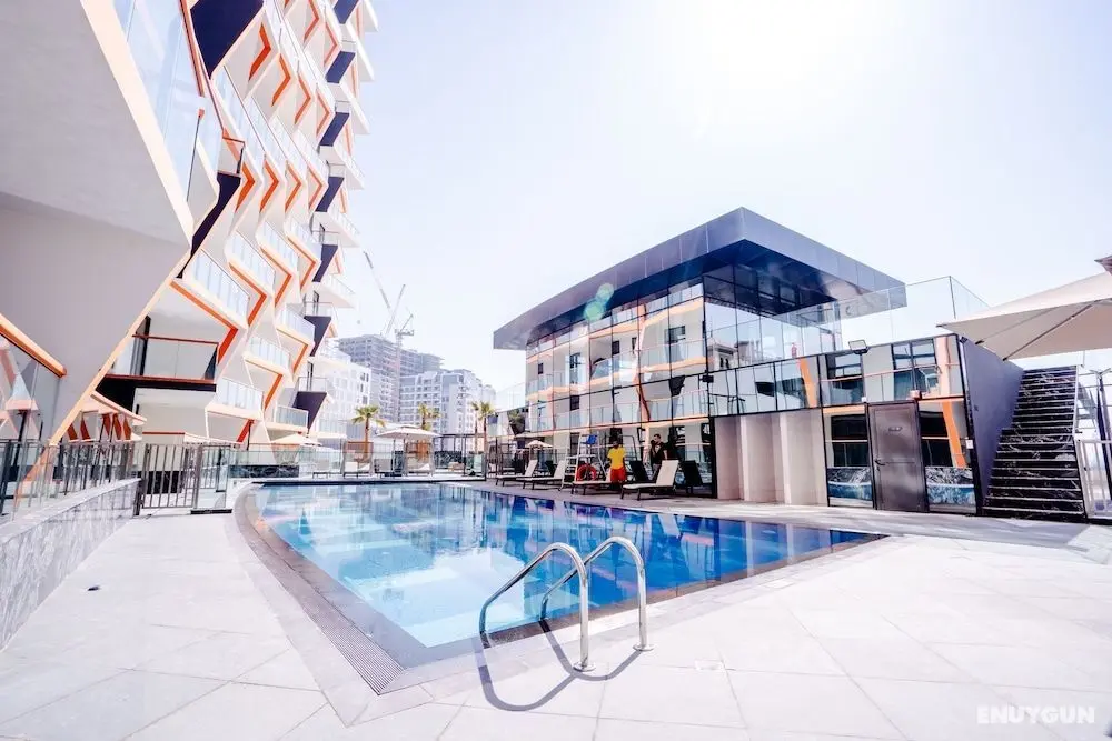 Nasma Luxury Stays - Binghatti Avenue - Havuz