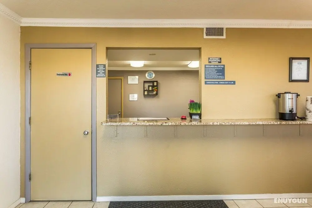 National Parks Inn - Lobi
