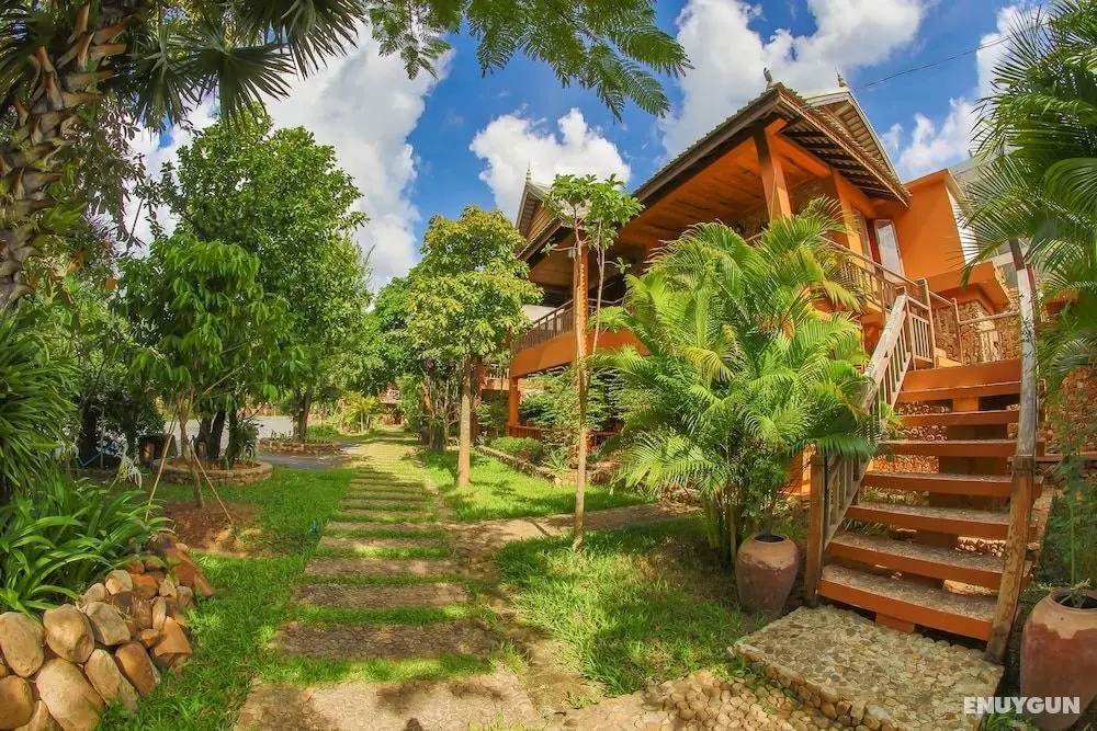 Natural Bungalows Restaurant and Bar - İş / Konferans