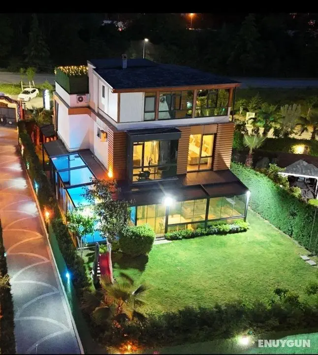 Natural Garden Kırkpınar Sapanca - Gece Görünümü