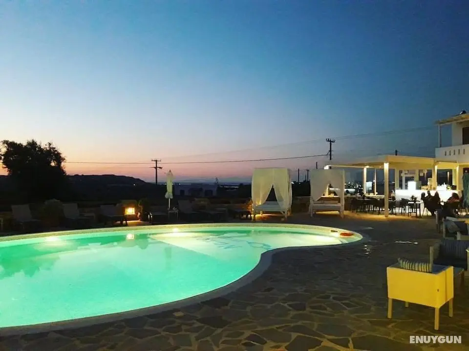 Naxos Mare Studios - Öne Çıkan Resim