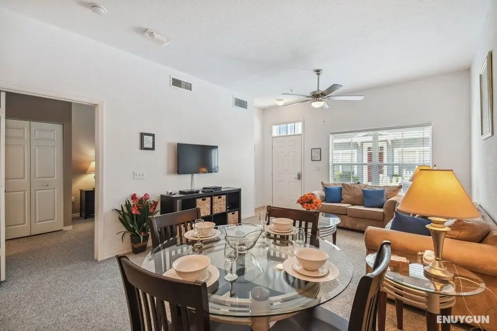 Near Theme Parks! Beautiful 3 BR Town Home, Splash Park, Pool, Lake, And More! - Öne Çıkan Resim