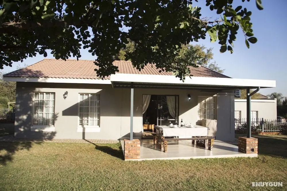 Nehema Manor - Öne Çıkan Resim