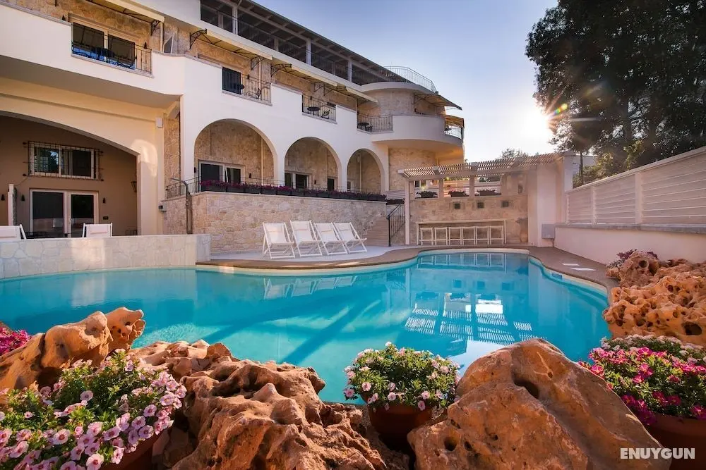 Neikos Mediterraneo Luxury Suites - Öne Çıkan Resim