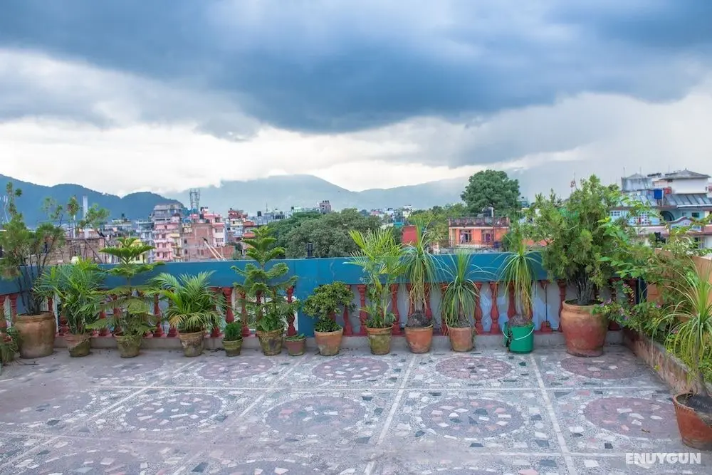 Nepal Hotel and Apartments - Dış Mekanlar