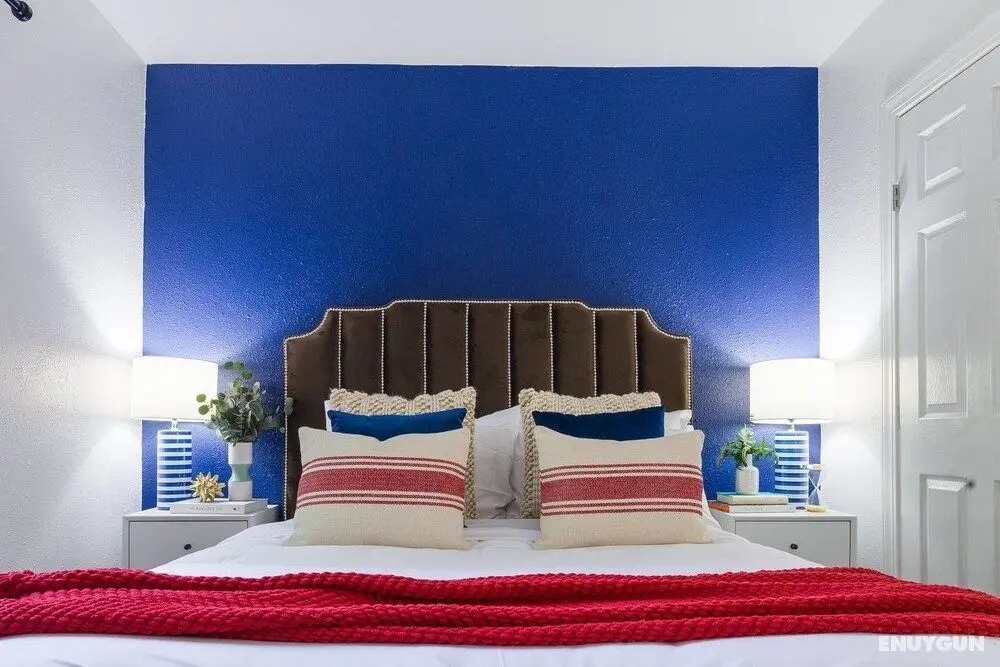 New 4BR East Side Home by Domio - Öne Çıkan Resim