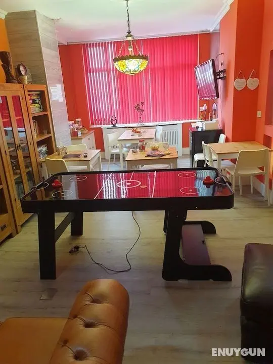 New Bond Hotel - Öne Çıkan Resim