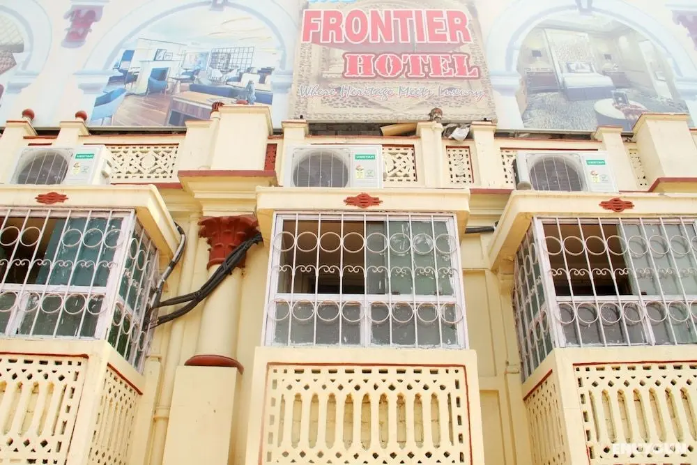 Hotel New Frontier - Dış Mekanlar