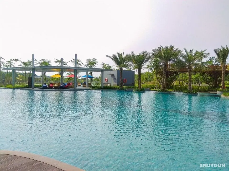 New Fully Furnished Studio at Gold Coast PIK - Havuz
