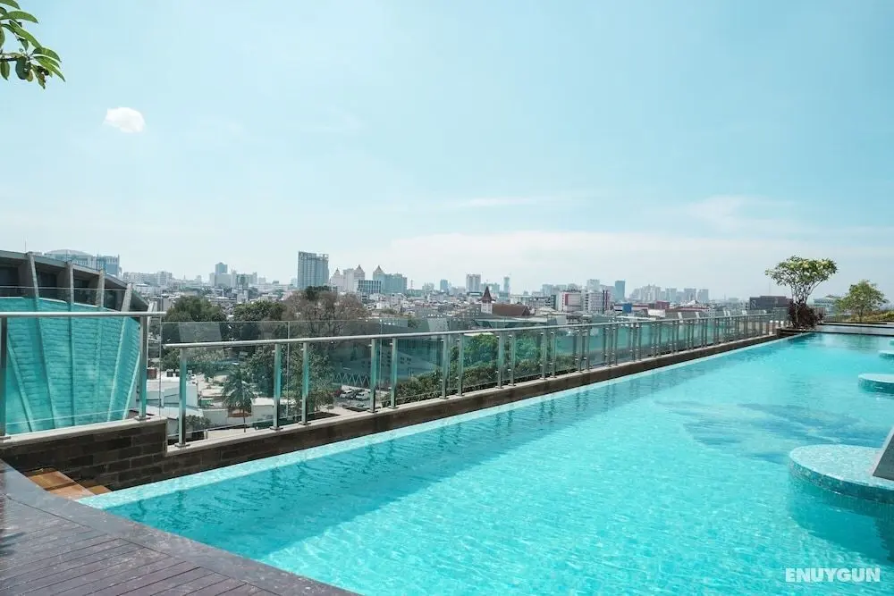 New Furnished and Exclusive Studio at Menteng Park Apartment - Havuz