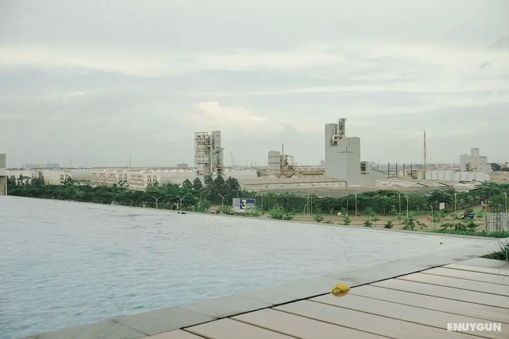 New Furnished And Homey Studio At Sedayu City Suites Apartment - Havuz