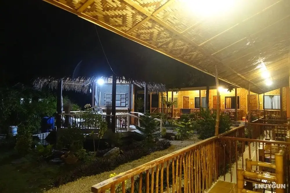 New Village Lodge - Dış Mekanlar
