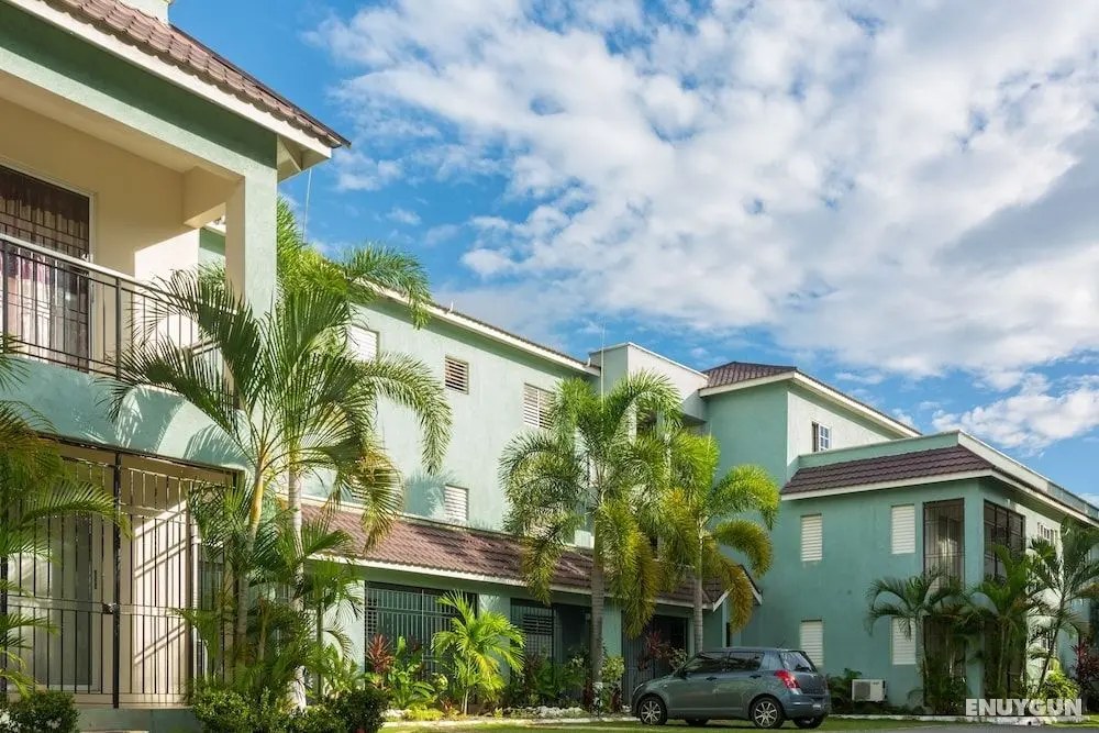 New Kingston Apt at Wellington Cove - Öne Çıkan Resim