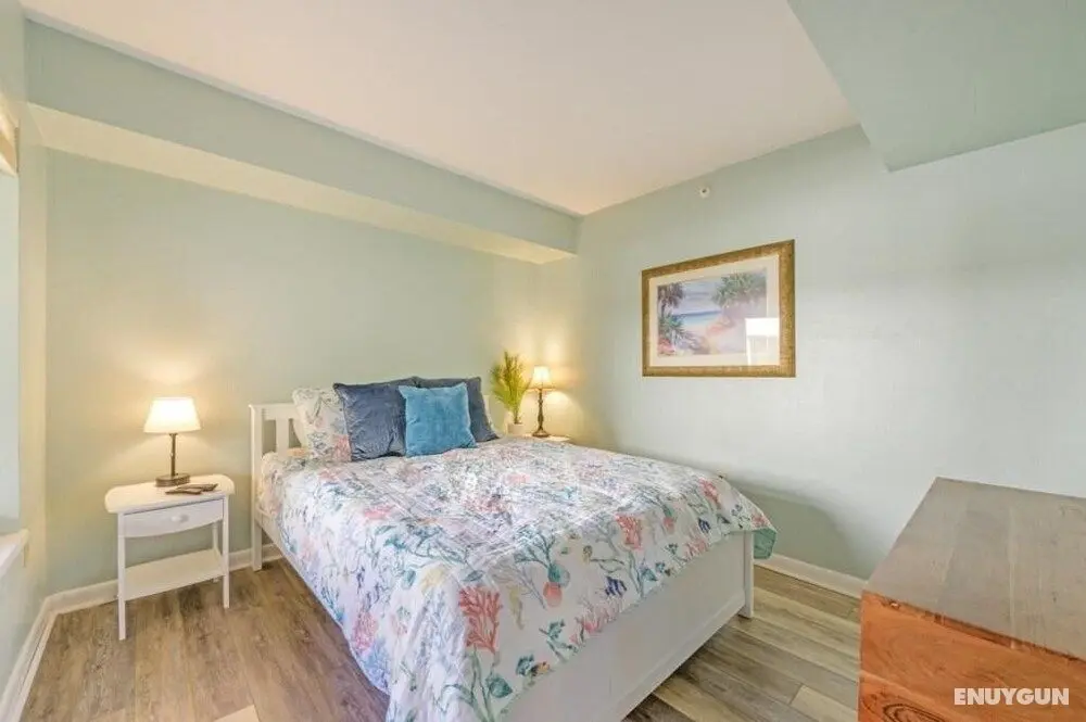 New Listing - Remodeled Condo - Oda