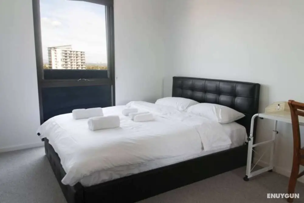 New Spacious 2 Bedroom With Gorgeous City Views - Oda