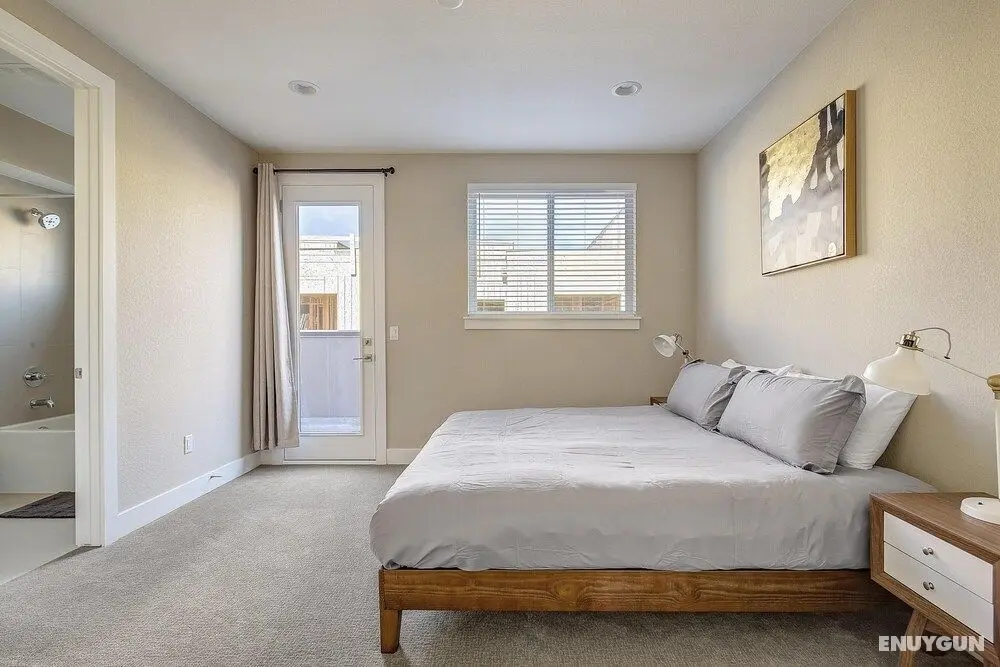 New Stunning Modern Gem in Unbeatable Location - Oda