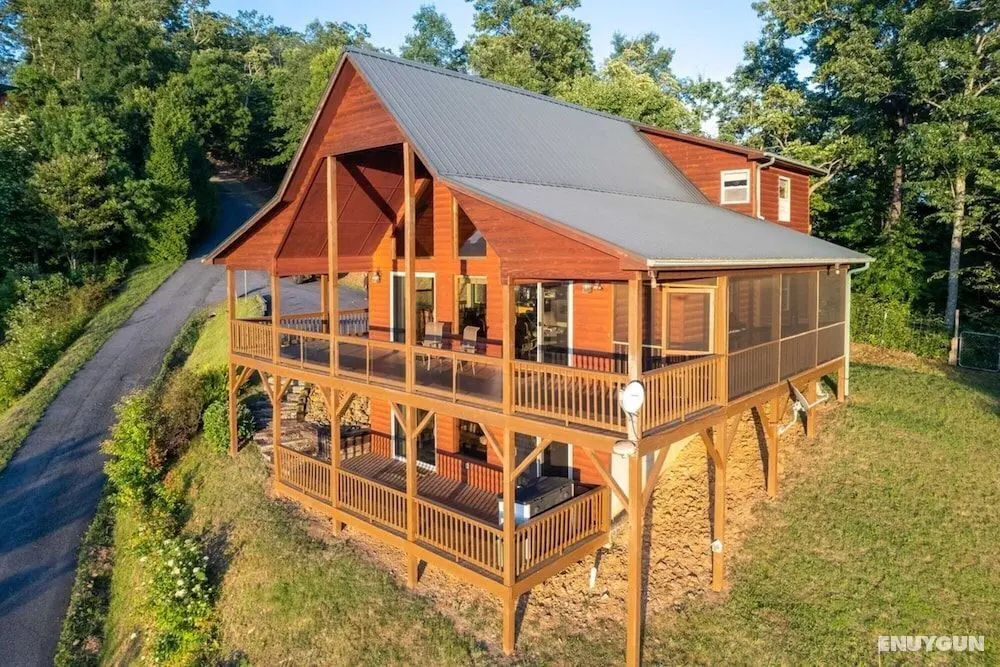 NFL Sunday Ticket - The Blue Ridge Mountain Top Cabin - Öne Çıkan Resim