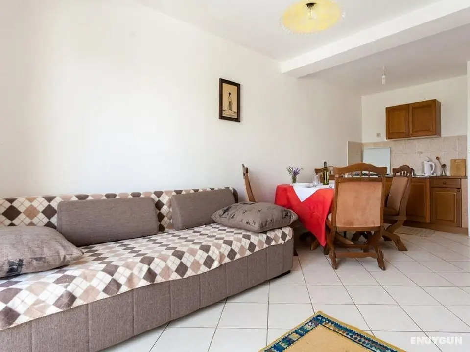Nice Apartment With Terrace Near the Beach - Öne Çıkan Resim