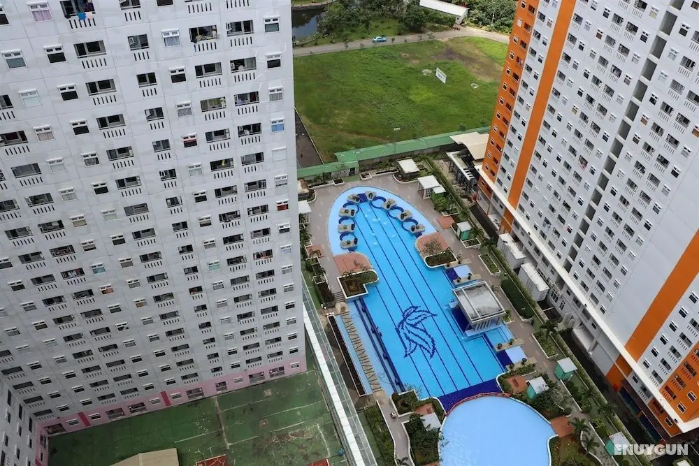 Nice And Colorfull 2Br At Green Pramuka City Apartment - Havuz