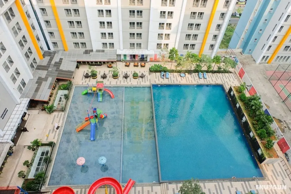 Nice And Comfort 1Br At Paramount Skyline Apartment - Havuz