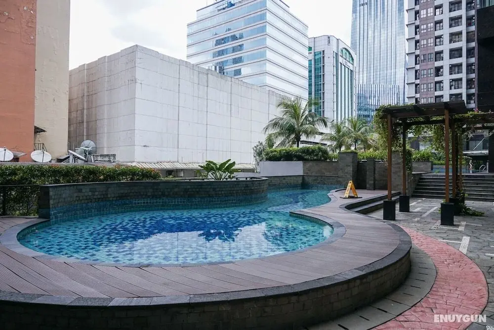 Nice And Comfort 1Br At Tamansari Semanggi Apartment - Havuz