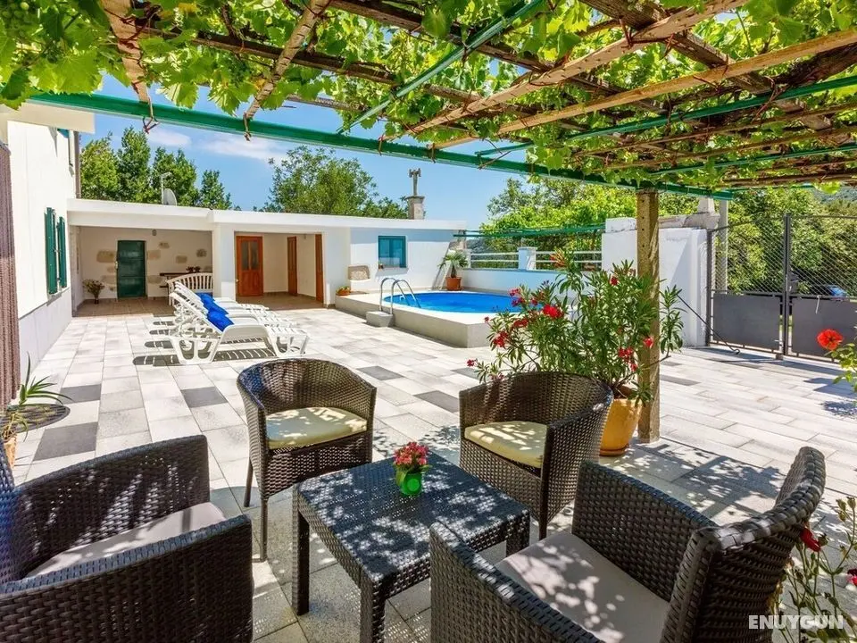 Nice Holiday Home in Drivenik With Terrace - Oda Düzeni