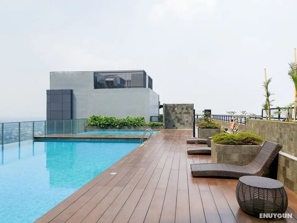 Nice and Homey Studio at Bintaro Embarcadero Apartment - Havuz