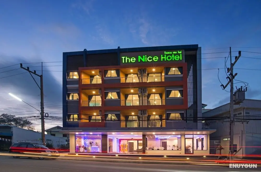 The Nice Hotel - Öne Çıkan Resim