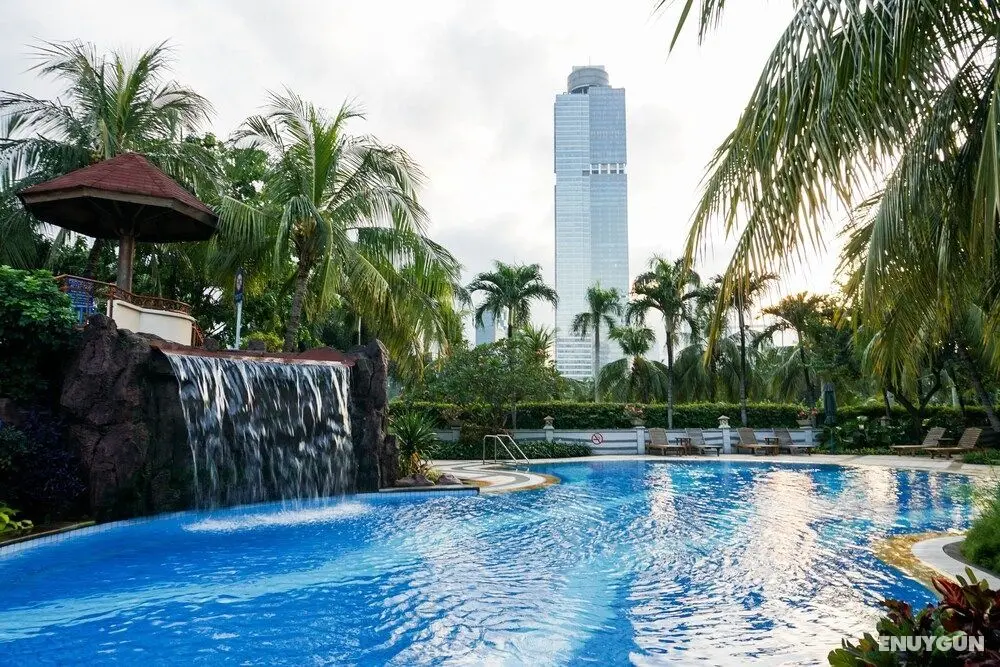 Nice and Modern 1BR at Puri Casablanca Apartment - Havuz