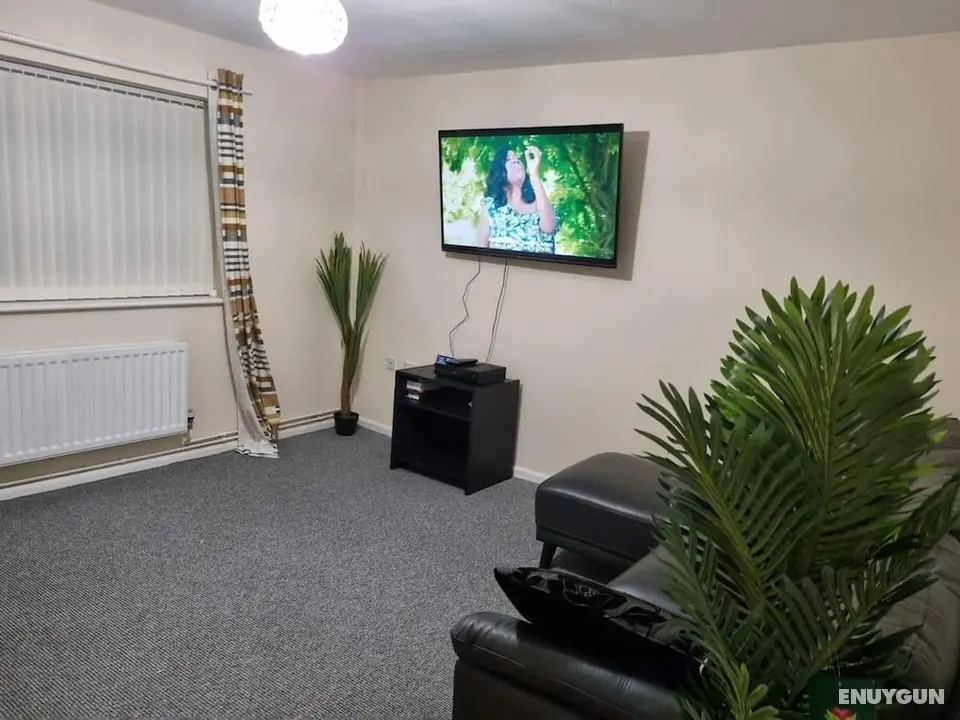 Nice Residential Within Easy Reach To Town - Öne Çıkan Resim