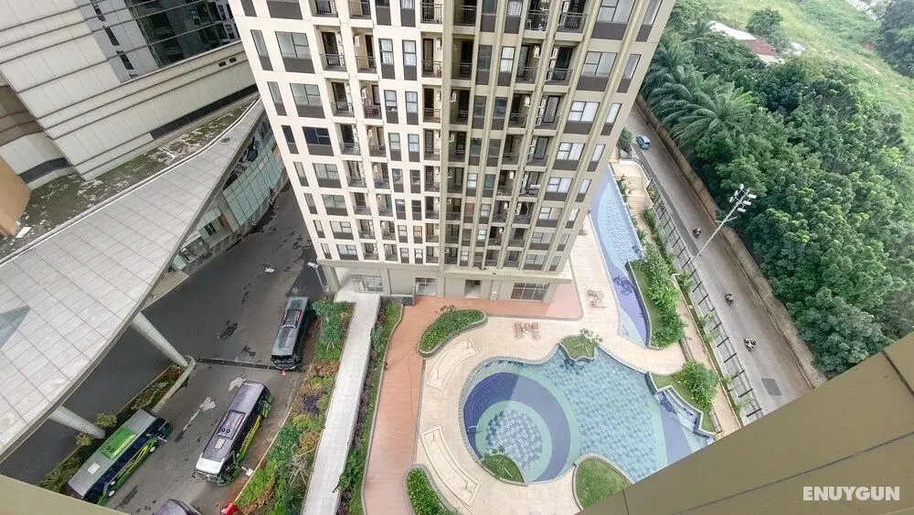 Nice Studio At 11Th Floor Transpark Cibubur Apartment - Dış Mekan