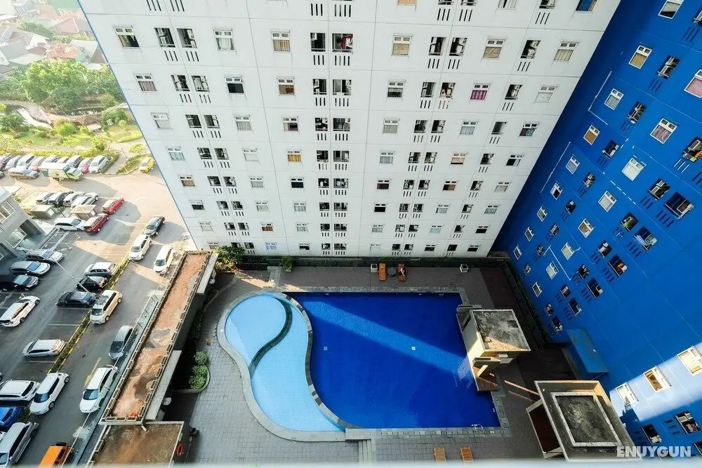 Nice Studio at Green Pramuka Apartment - Havuz