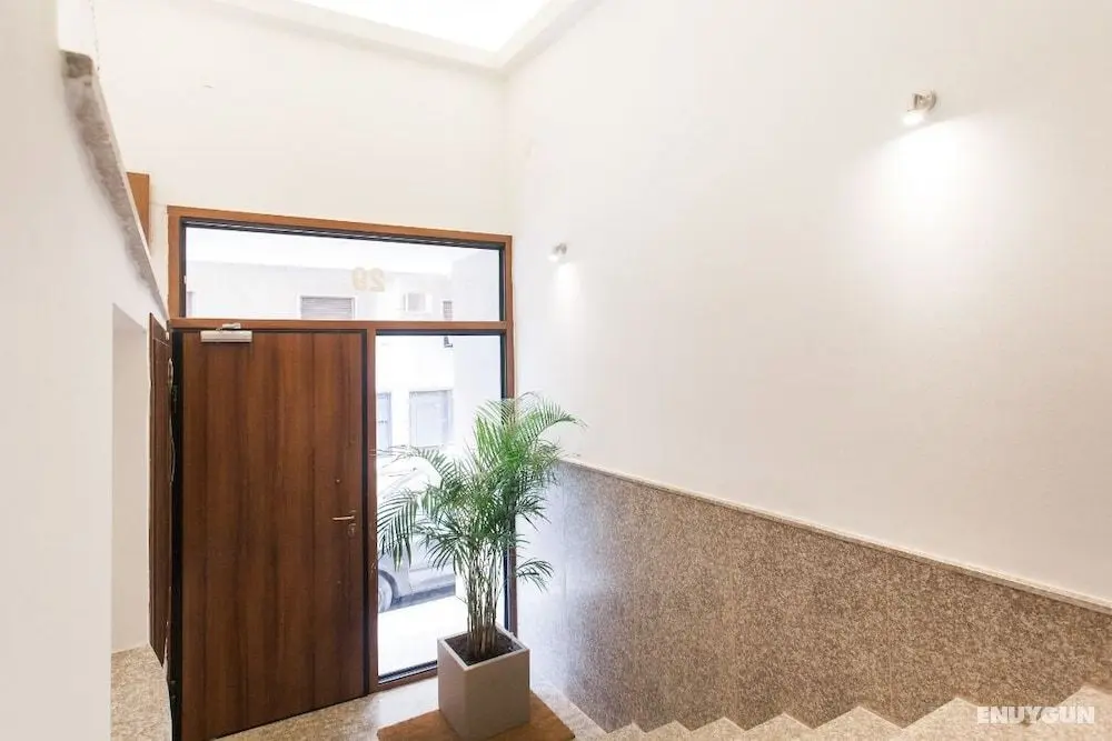 Nicholas Point Apartments and Rooms - Lobi