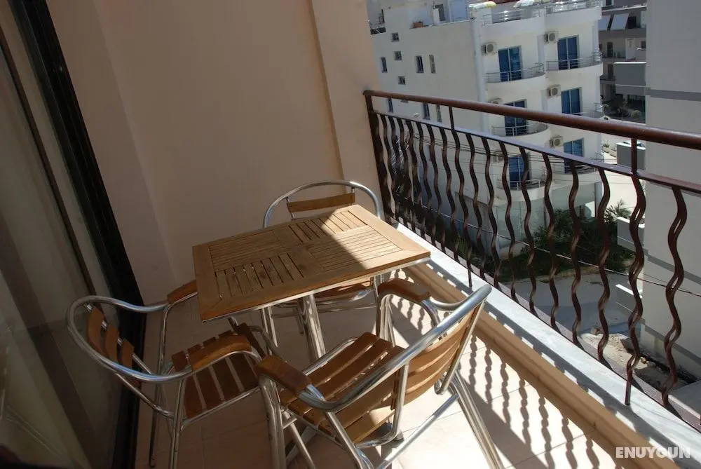 Nikos Hotel and Apartments - Öne Çıkan Resim
