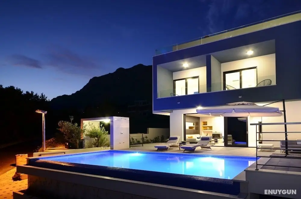 Villa Nina Makarska With Heated Infinity Pool of 33 m2 and Stunning sea Views - Öne Çıkan Resim