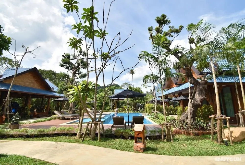 The Nine Thipthara Klongson Resort - Havuz