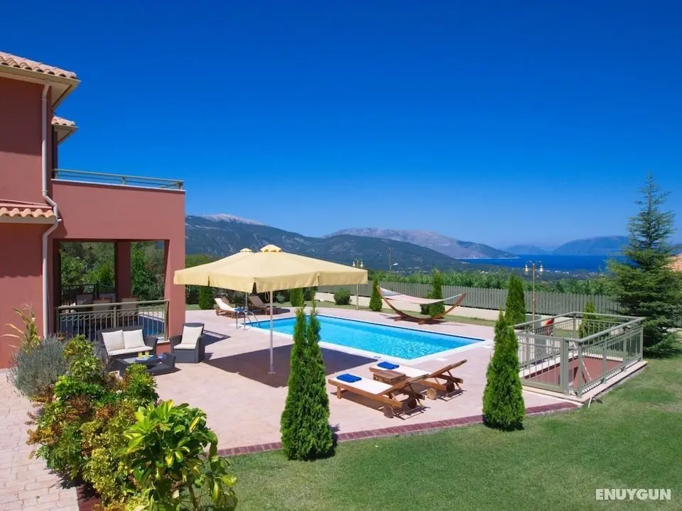 Villa-nireaus Captivating Views Over Sami Bay - Oda