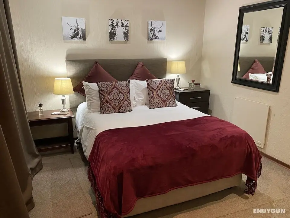 No 5 on Franschoek Lane - Öne Çıkan Resim