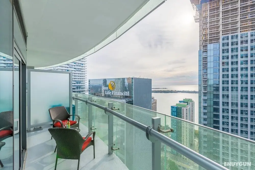 Noel Suites - York and Simcoe - Oda Düzeni